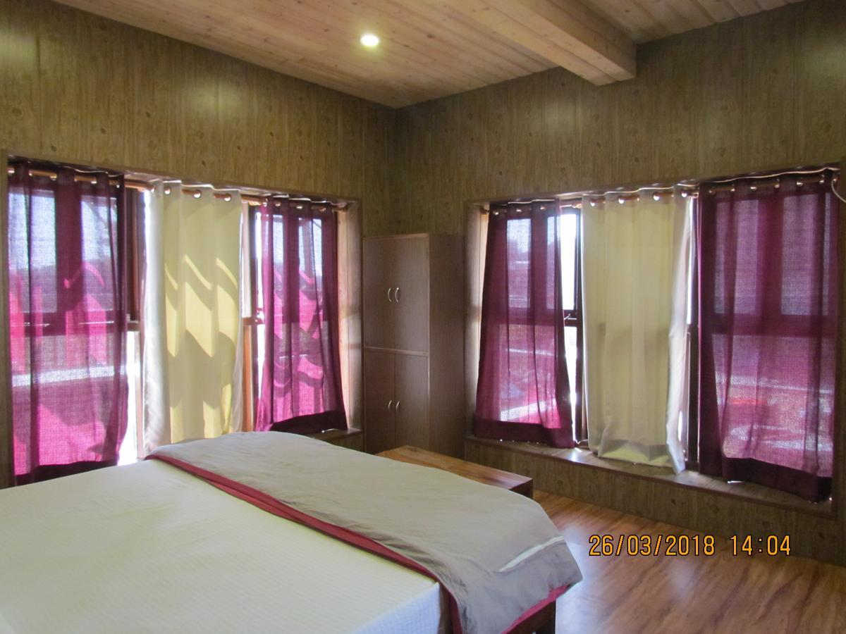 Fluegler Hostels Dharamkot McLeod Ganj Exterior photo
